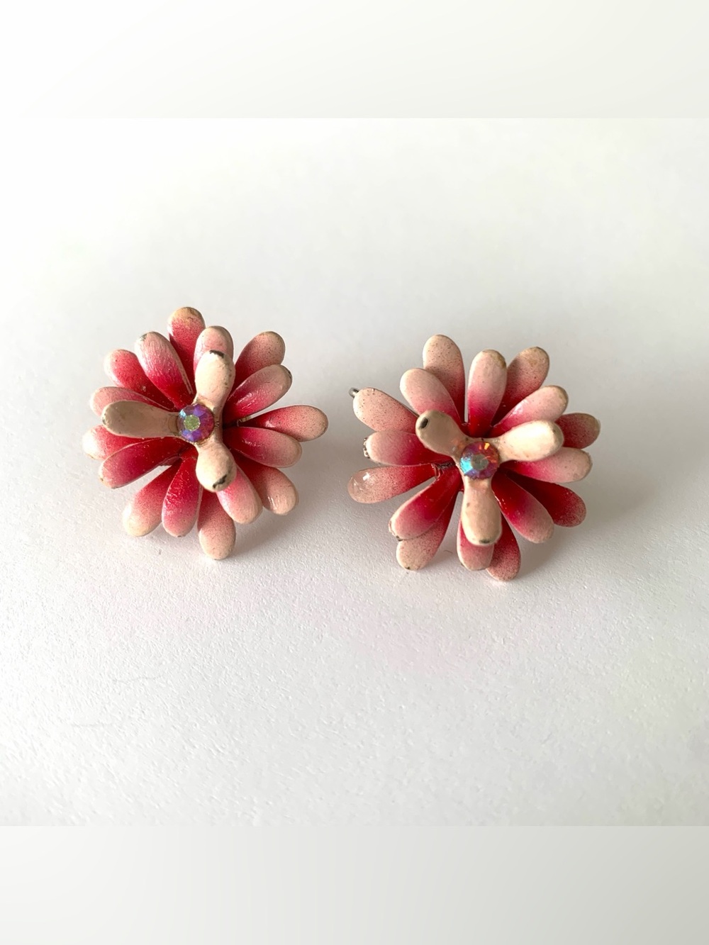 Vintage LISNER Pink Floral Earrings with Rhinestones Screw Back Gold Tone Metal